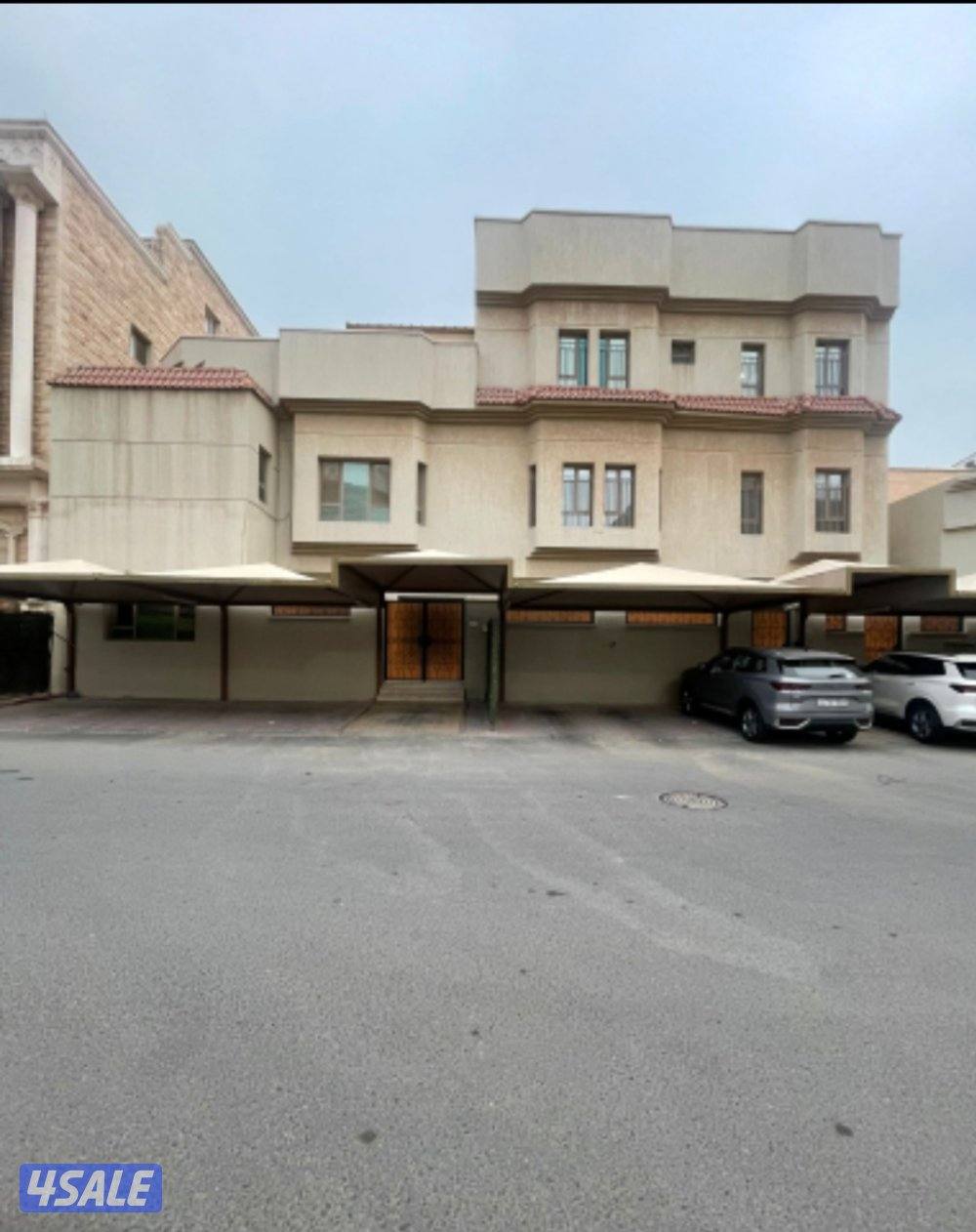 للبيع  فيلا في الزهراء0