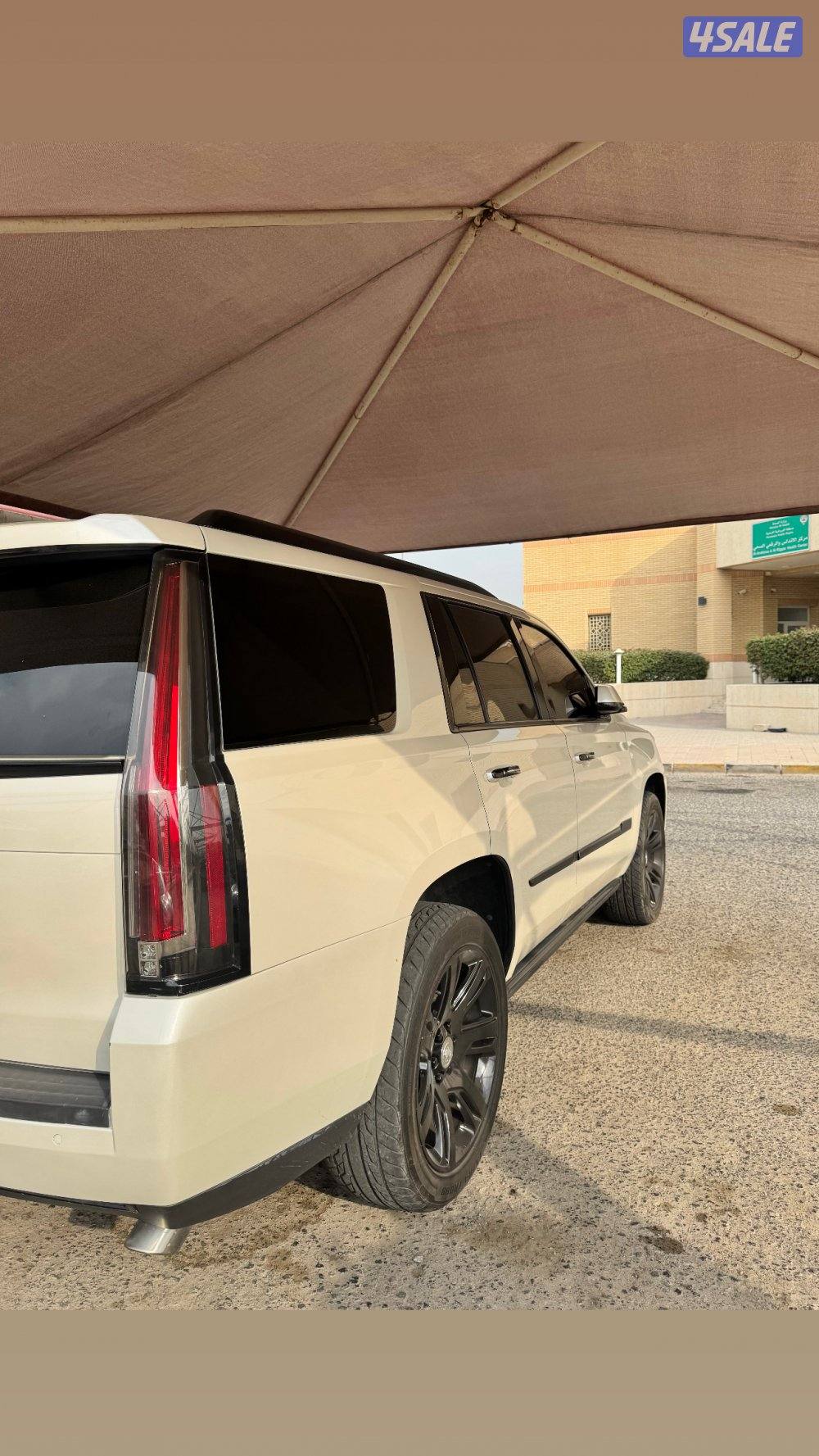 كاديلاك اسكاليد للبيع او للبدل2