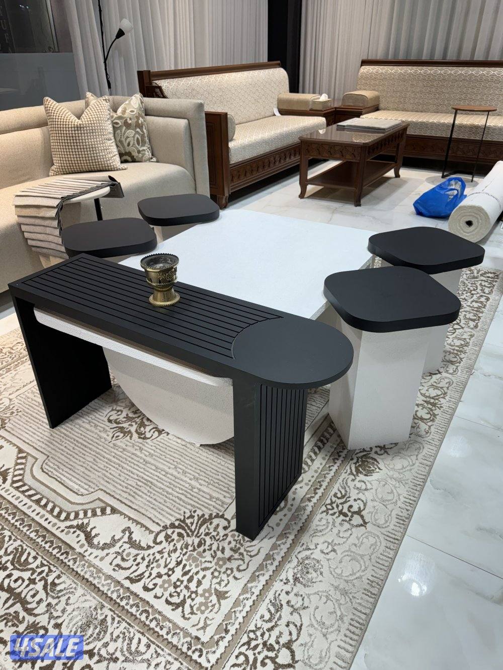 يوجد لدينا طاولات استقبال كونسولات بوفيهات صناعةمحلية   خدمة توصيل 🇰🇼0