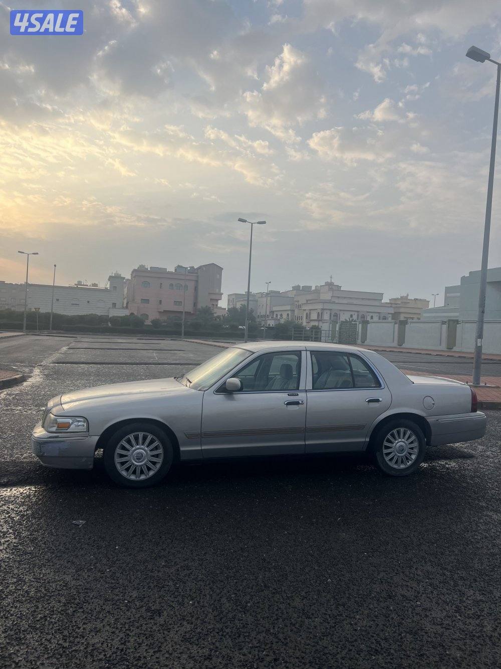 للبيع فورد ماركيز ٢٠١٠2