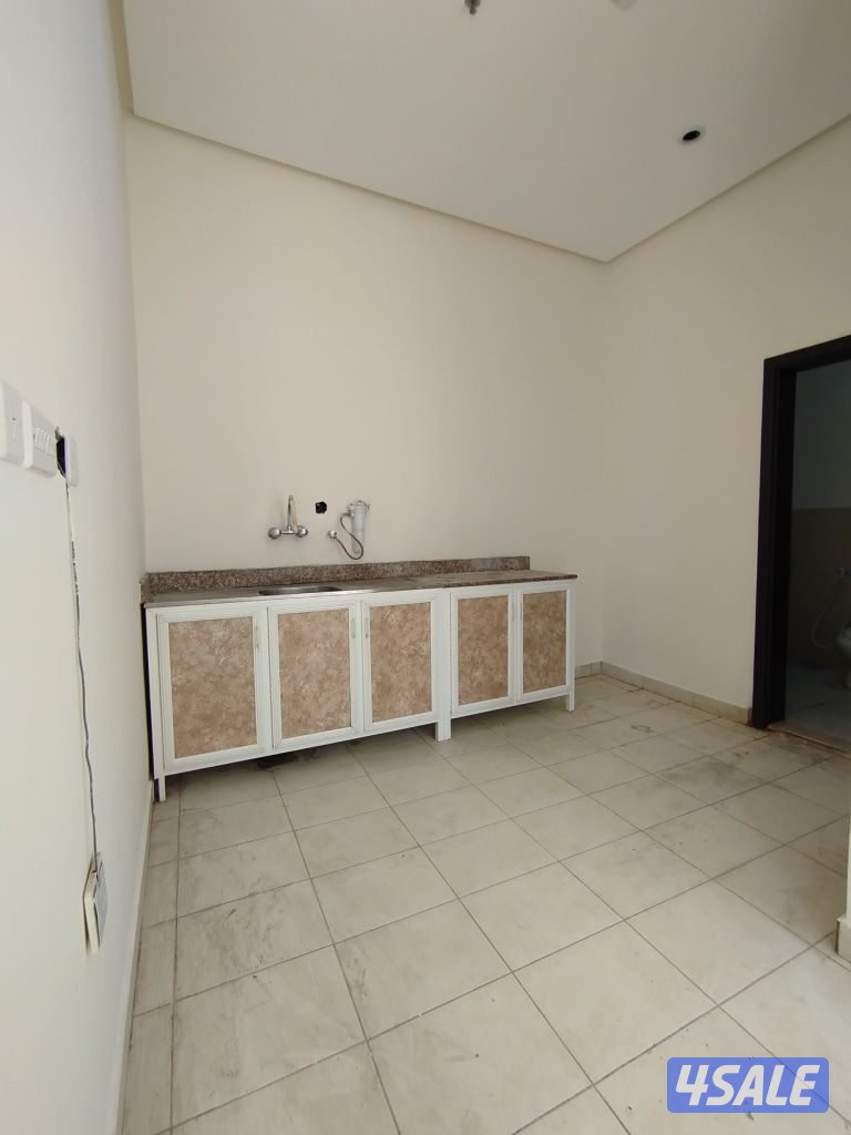 للايجار شقة تجاري لصالون او اتيلية سيدات السالمية قطعة 106