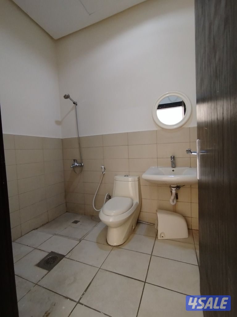 للايجار شقة تجاري لصالون او اتيلية سيدات السالمية قطعة 104