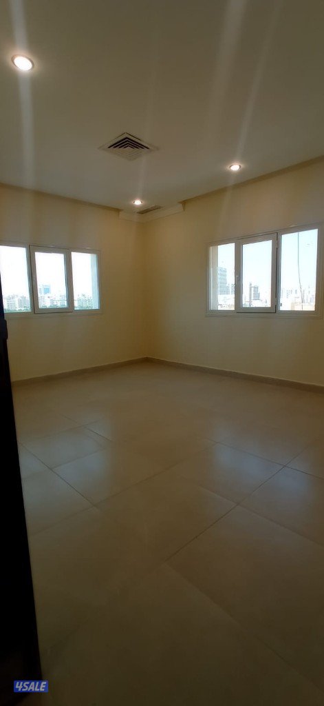 للايجار شقة سوبر لوكس 3 غرف ميدان حولي5