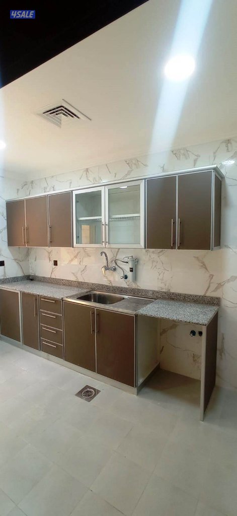 للايجار شقة سوبر لوكس 3 غرف ميدان حولي9