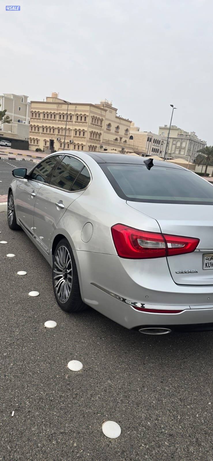 للبيع كيا كدنزا موديل ٢٠١٤ ماشي ٢٣٠ فحص مكينه قير شاصي فل بنورما4