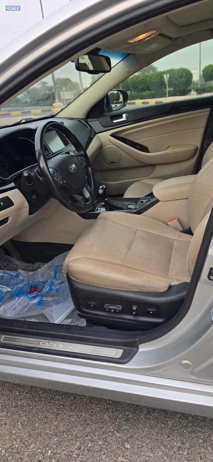 للبيع كيا كدنزا موديل ٢٠١٤ ماشي ٢٣٠ فحص مكينه قير شاصي فل بنورما9