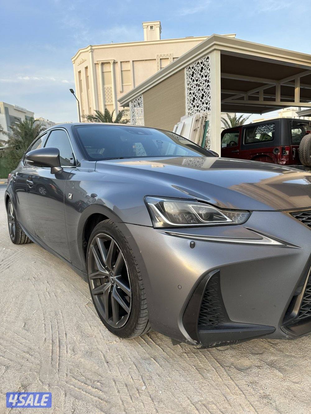 للبيع لكزس Is 350 F-sports موديل 20191