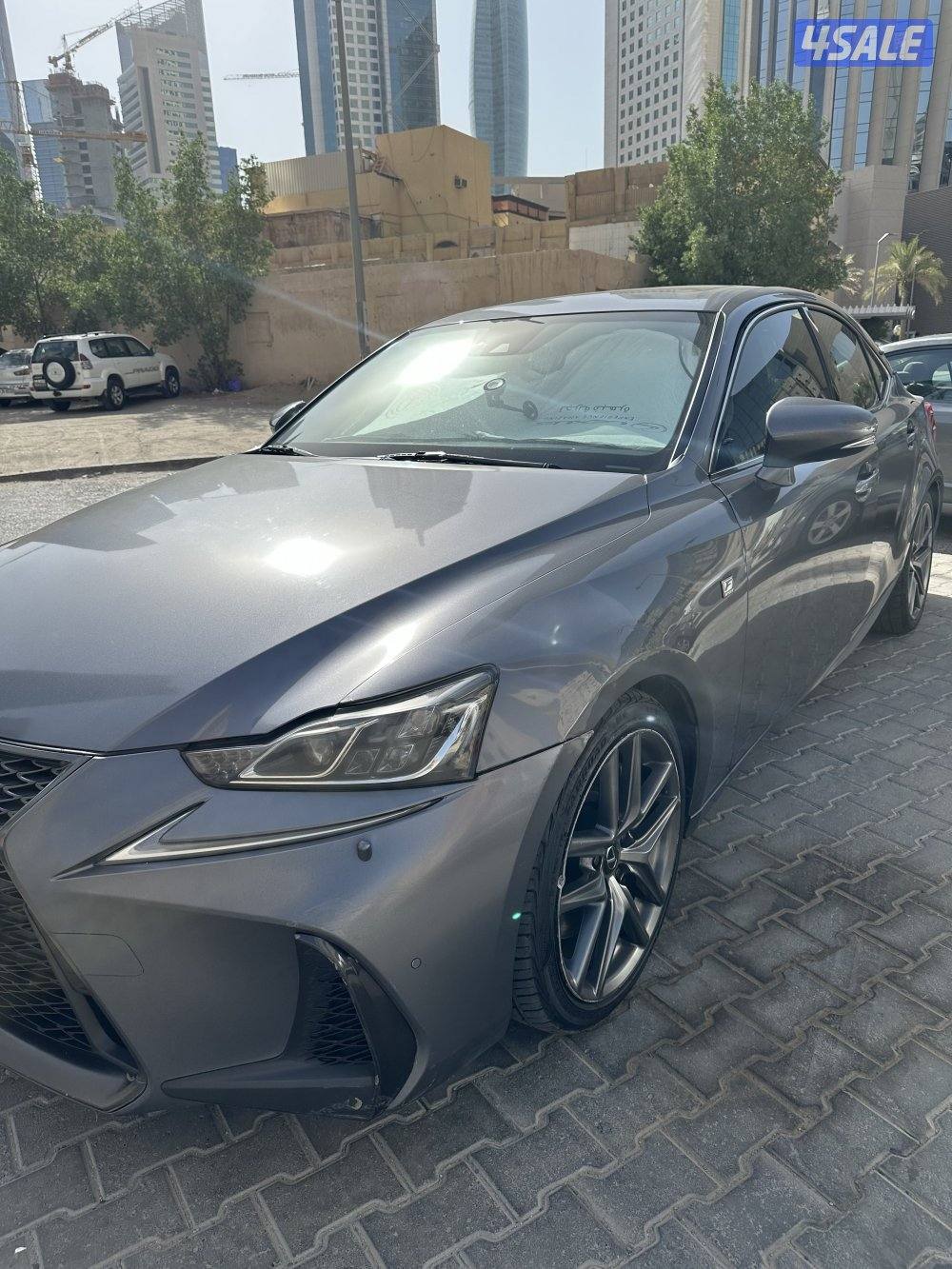 للبيع لكزس Is 350 F-sports موديل 20192