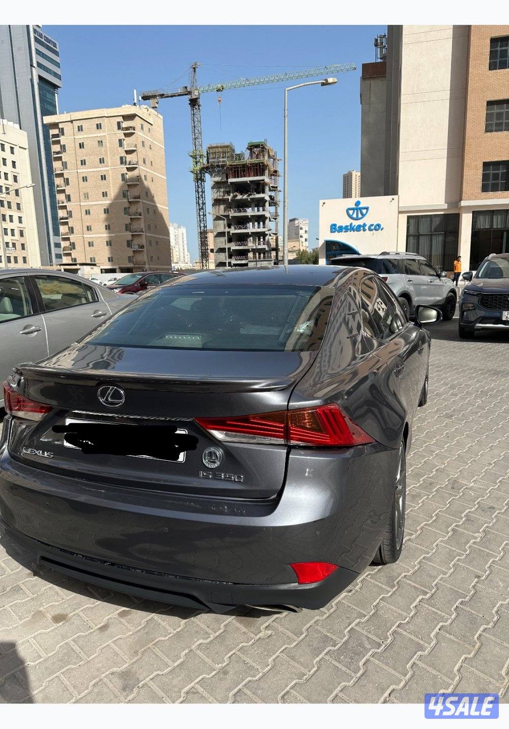 للبيع لكزس Is 350 F-sports موديل 20193