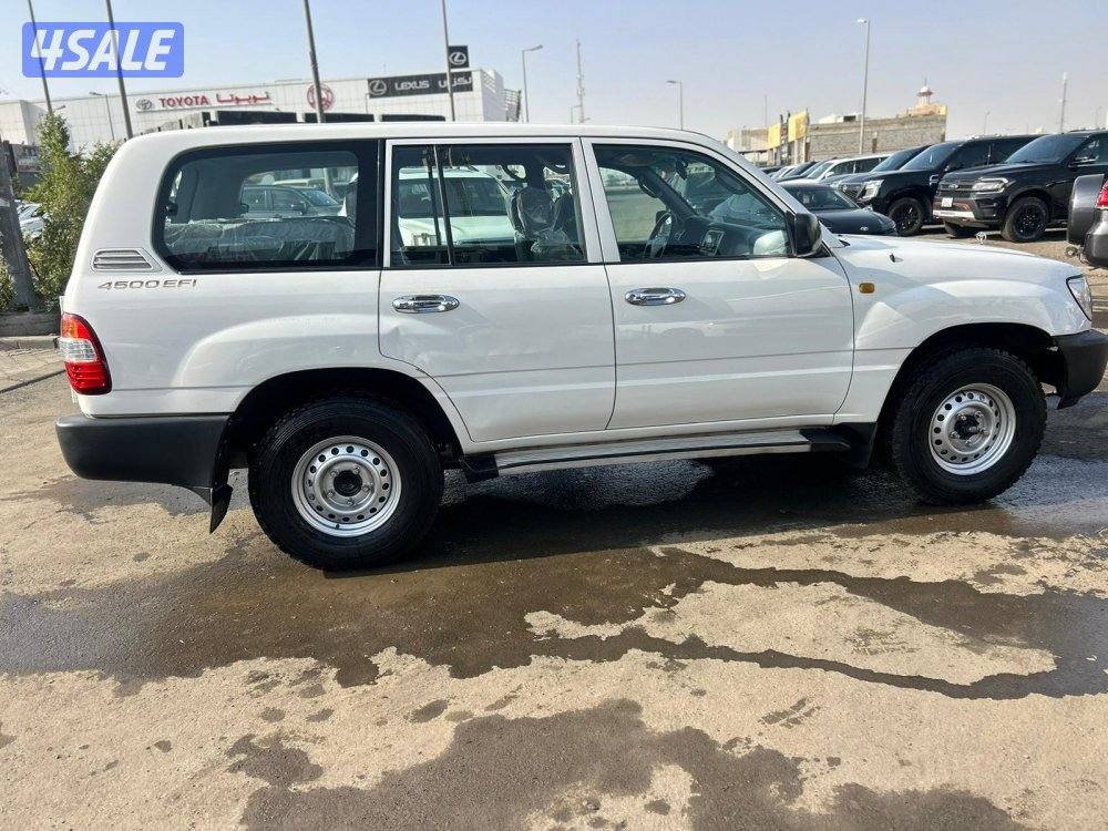 تويوتا لاند كروزر G-V6 موديل 2007 ماشى 375.000 k.m3