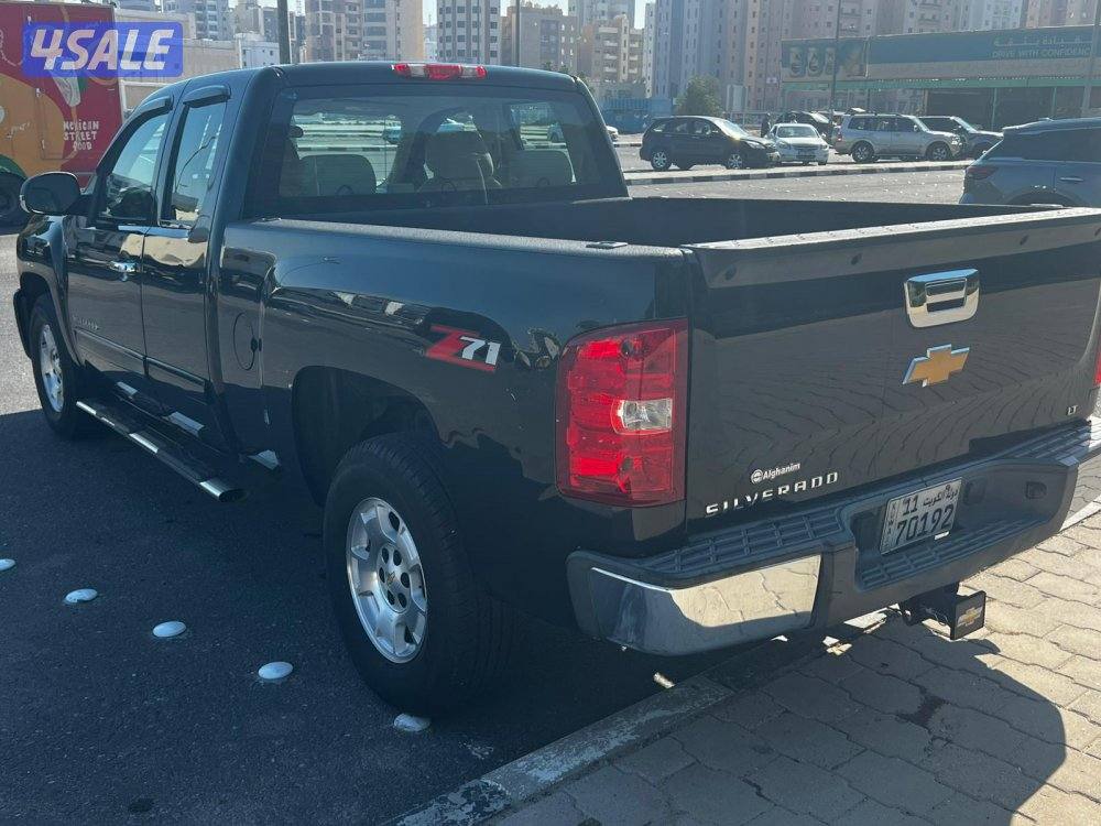 سلفرادو Z71 موديل 2013 عداد 242 الف كم يوجد فحص حديث لسيارة2