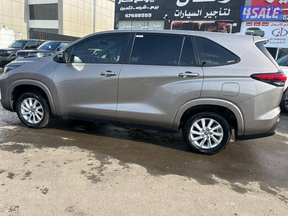 تويوتا  اينوفا موديل 2024 ماشى 33.000 k.m  وارد الساير .3