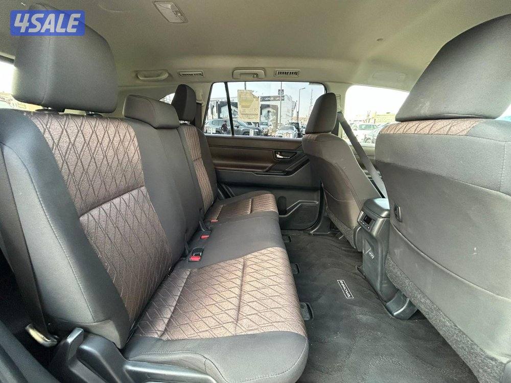 تويوتا  اينوفا موديل 2024 ماشى 33.000 k.m  وارد الساير .4