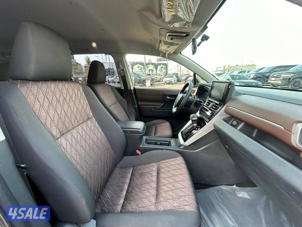 تويوتا  اينوفا موديل 2024 ماشى 33.000 k.m  وارد الساير .5