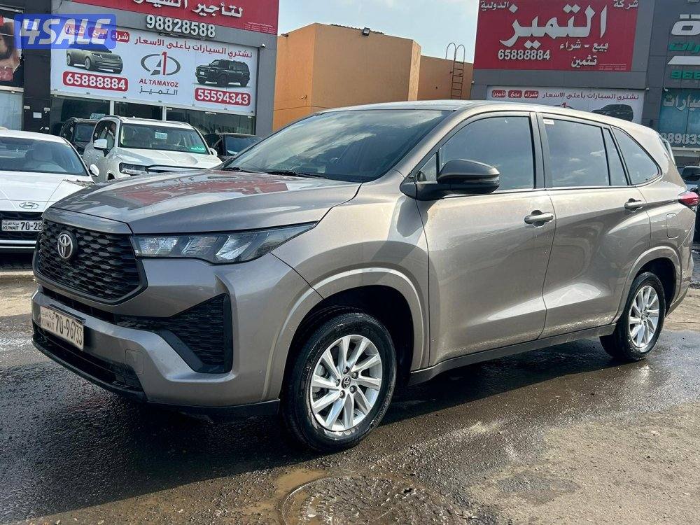 تويوتا  اينوفا موديل 2024 ماشى 33.000 k.m  وارد الساير .8