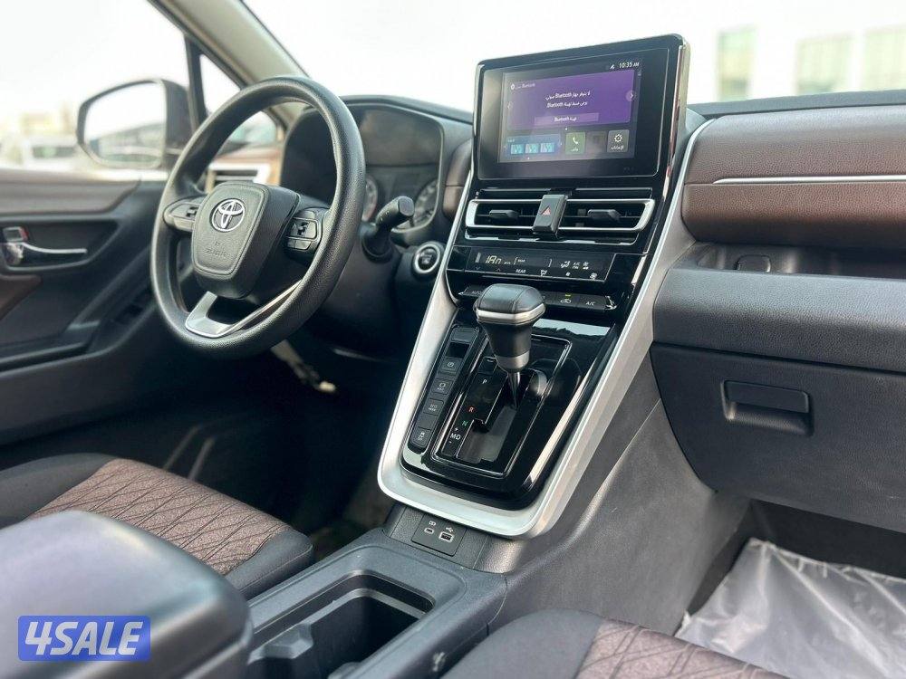 تويوتا  اينوفا موديل 2024 ماشى 33.000 k.m  وارد الساير .7