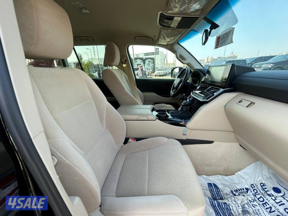 تويوتا لاند كروزر GX.R-V6 موديل 2024 ماشى 25.000 k.m  وارد الخليج4