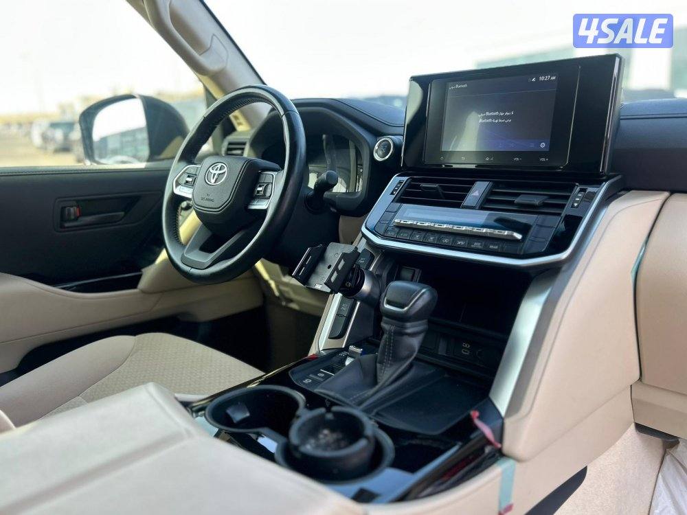 تويوتا لاند كروزر GX.R-V6 موديل 2024 ماشى 25.000 k.m  وارد الخليج7