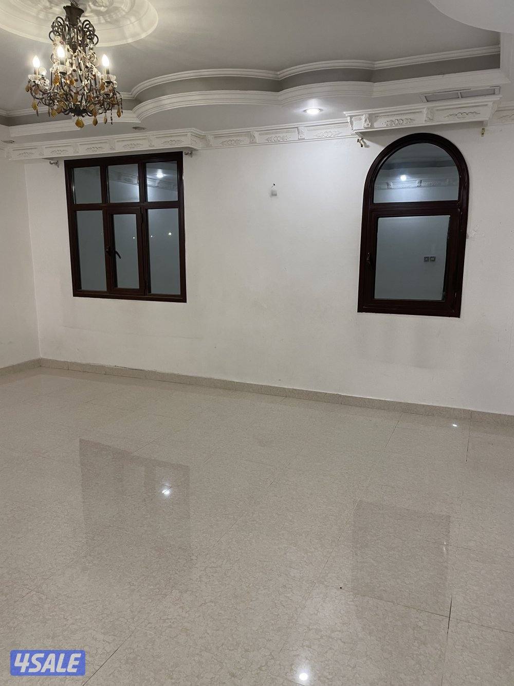 للإيجار دور كامل بإشبيلية ق3 موقع زاويه 6غرف نوم وغرفة خادمهه  مع حمام6