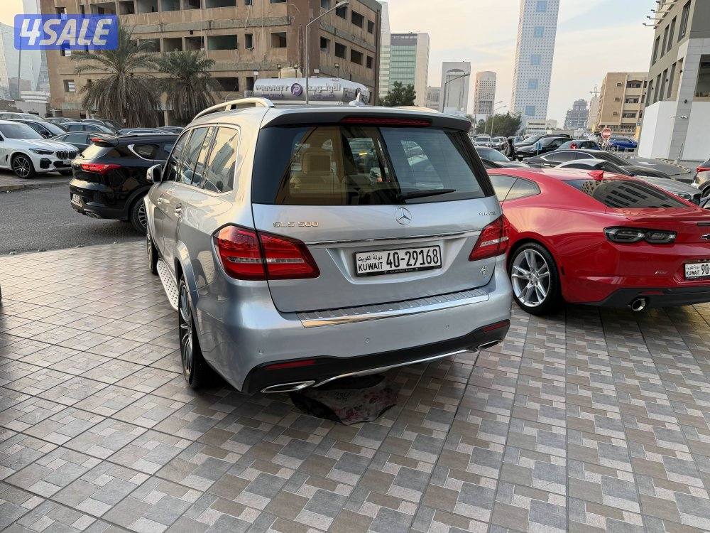 مرسيدس GLS500 موديل 2017 عداد 83 الف كامل المواصفات صبغ الوكالة3