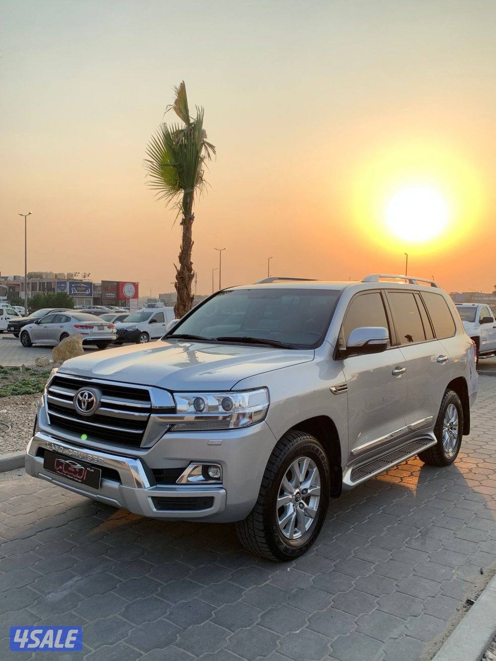 النشاما لبيع وشراء السيارات لاندكروزر GXR4