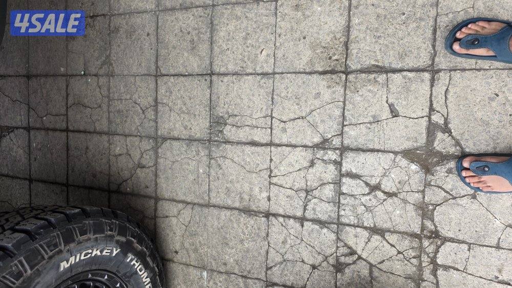 للبيع تاير MICKY THOPSON8