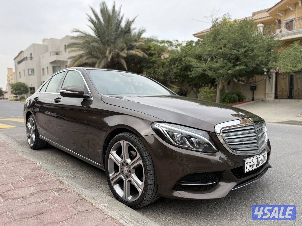 للبيع مرسيدس C200 بحاله الوكاله ماشي 74 الف كيلو2