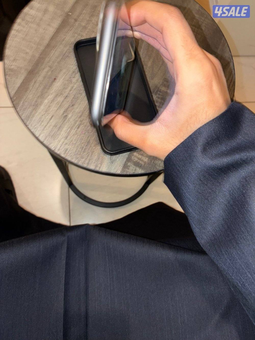 للبيع ايفون 111