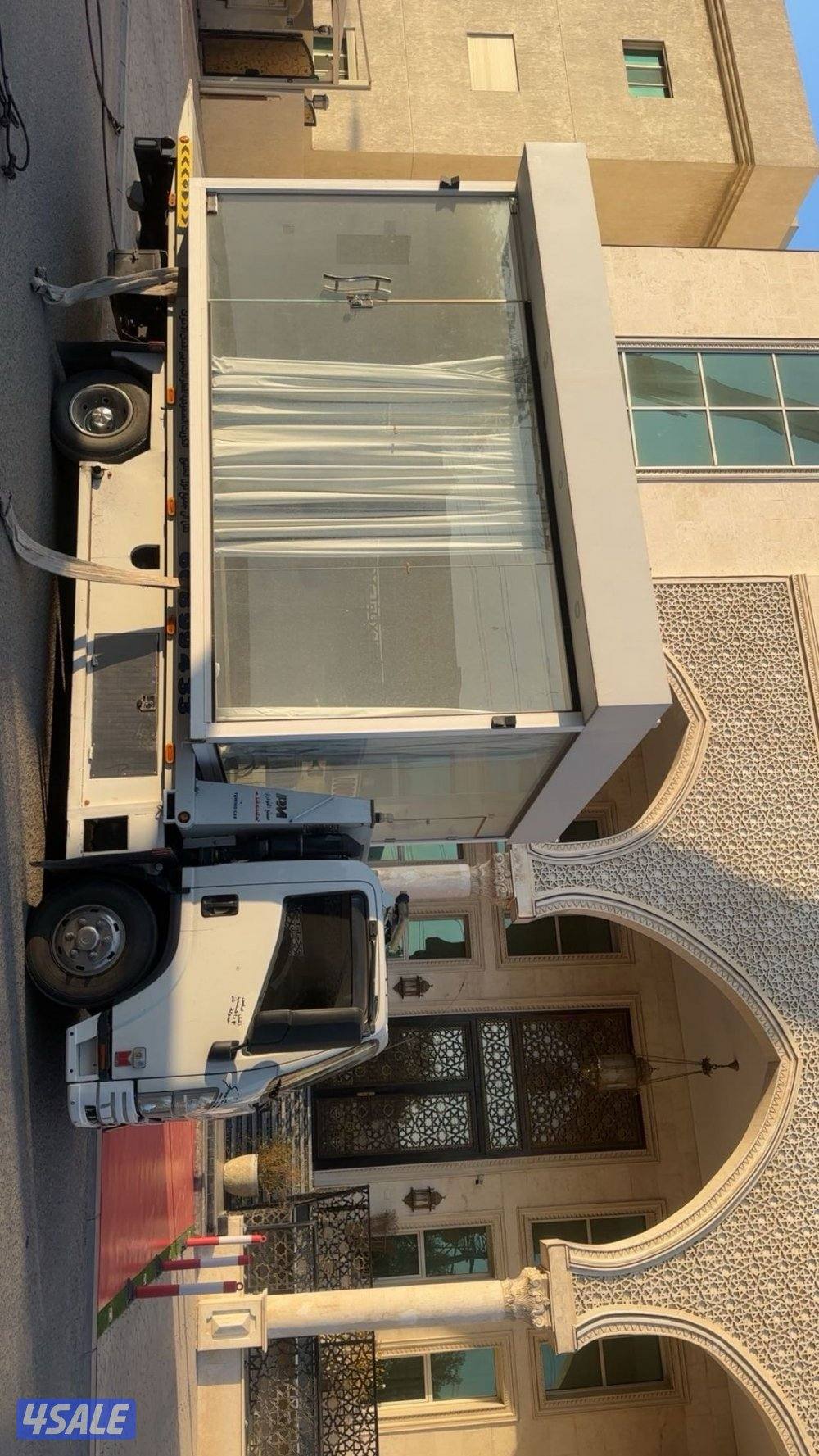 غرفة زجاجية0