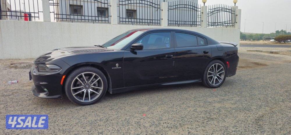 دودج تشارجر RT 5.7 موديل 2022 370 حصان عداد 62 ألف كم0