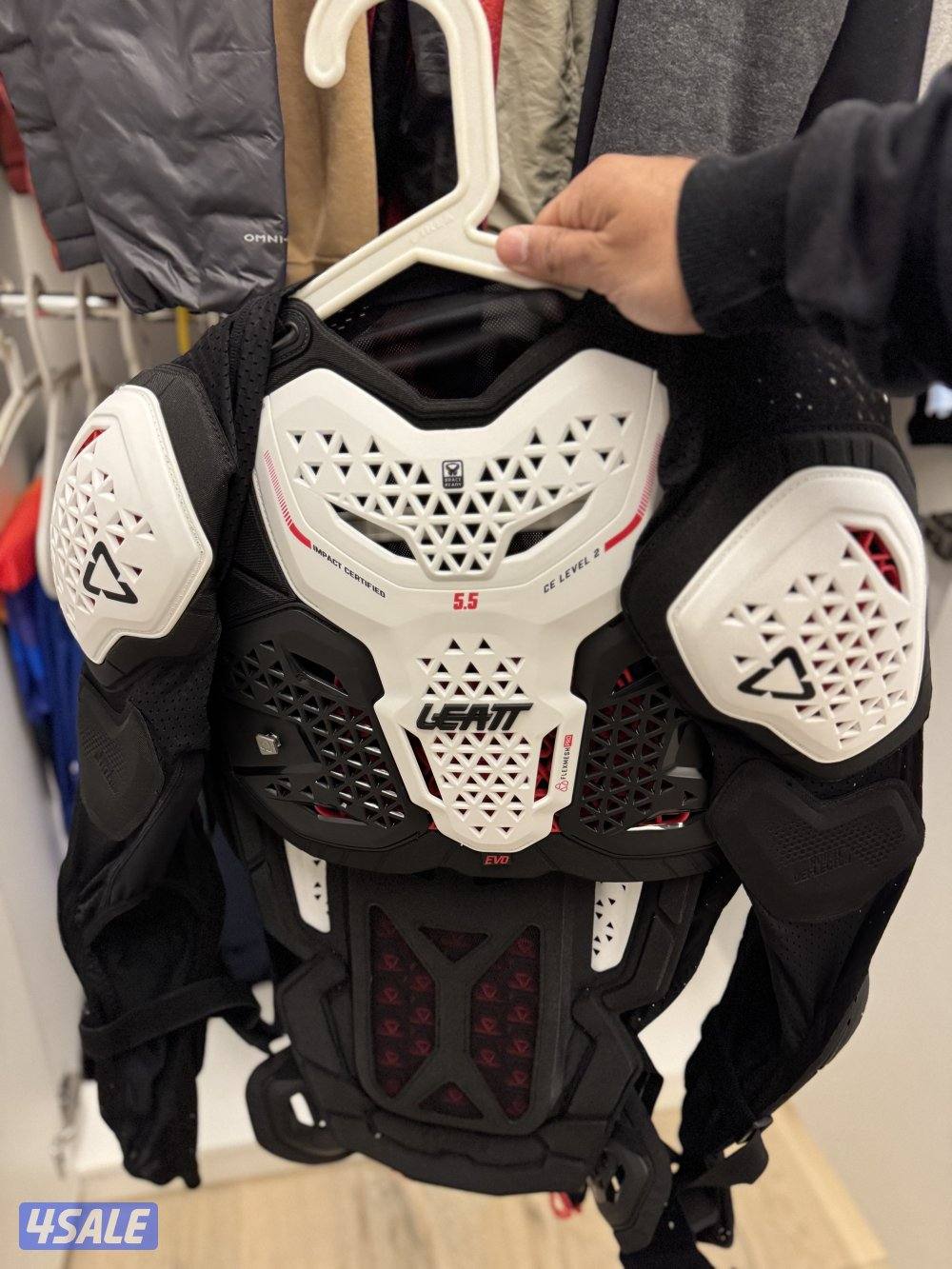 بدلة سوت جديدة حماية ماركة leatt 5.51