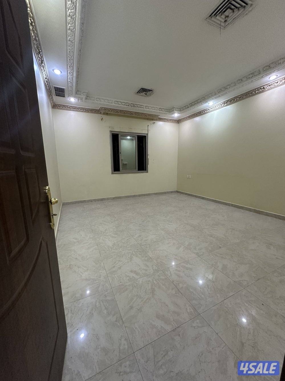 شقه للمدرسين الوافدين فقط غرفتين ومصاله ومطبخ وحمام سوبر ديلوكس تكييف1