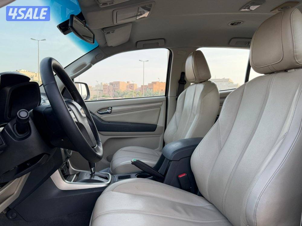 للبيع شيفروليه تريل بليزر  موديل 2014 وارد الغانم4