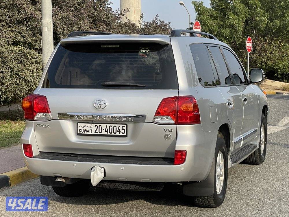 لاندكروزر 20123