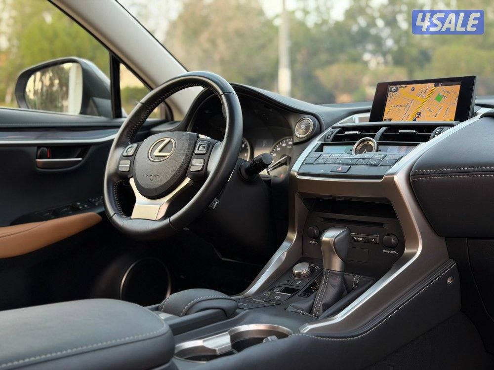 للبيع لكزس NX200T موديل 2016 وارد الساير9