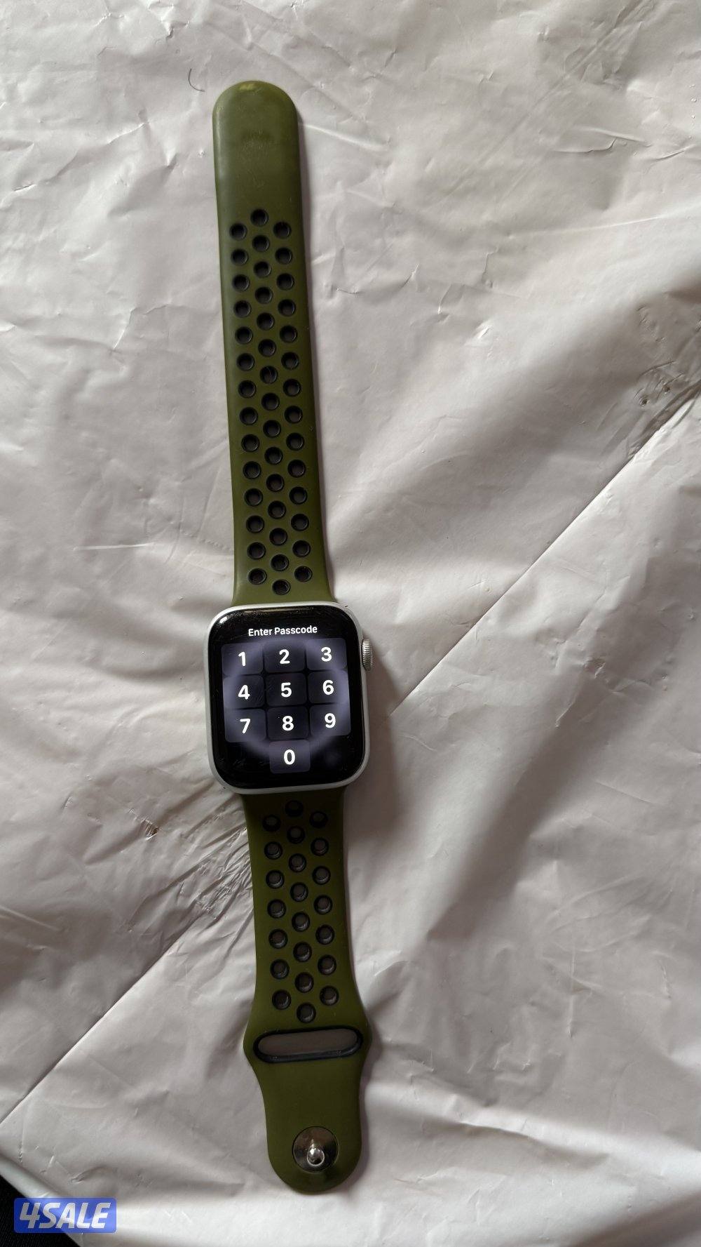 Apple Watch SE 44 MM1