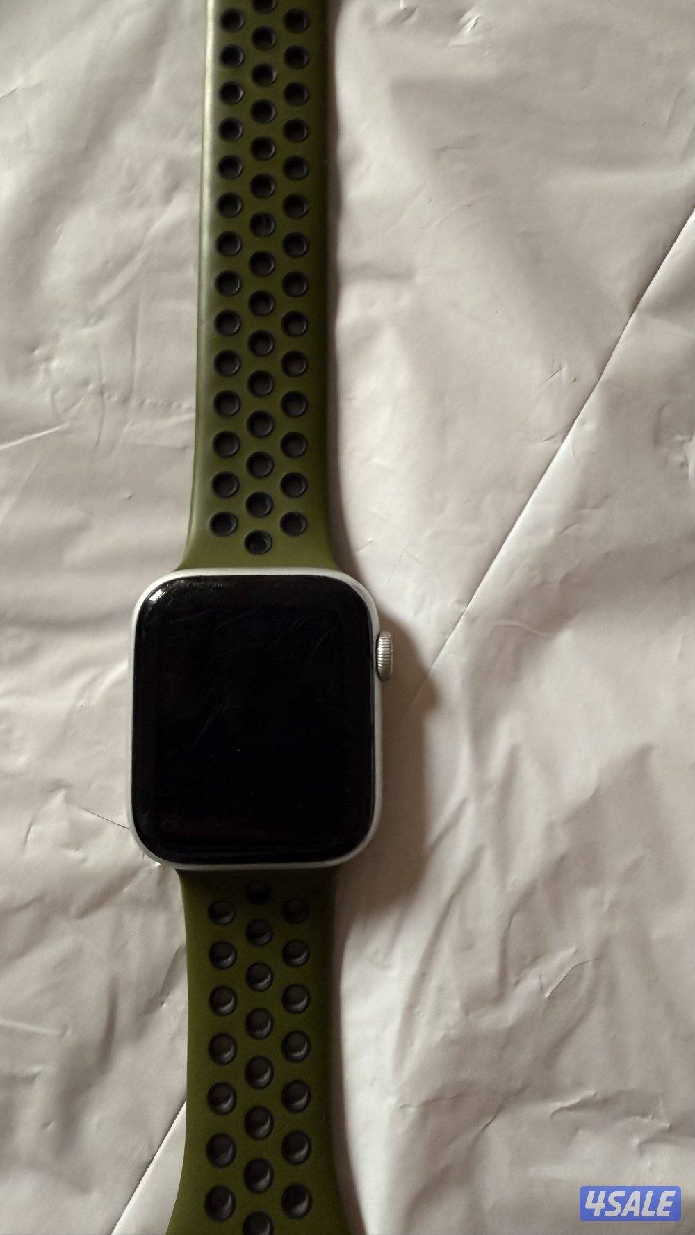 Apple Watch SE 44 MM5