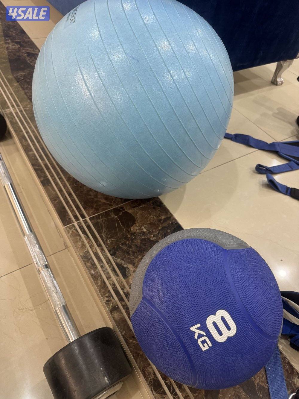 للبيع نادي منزلي كامل0