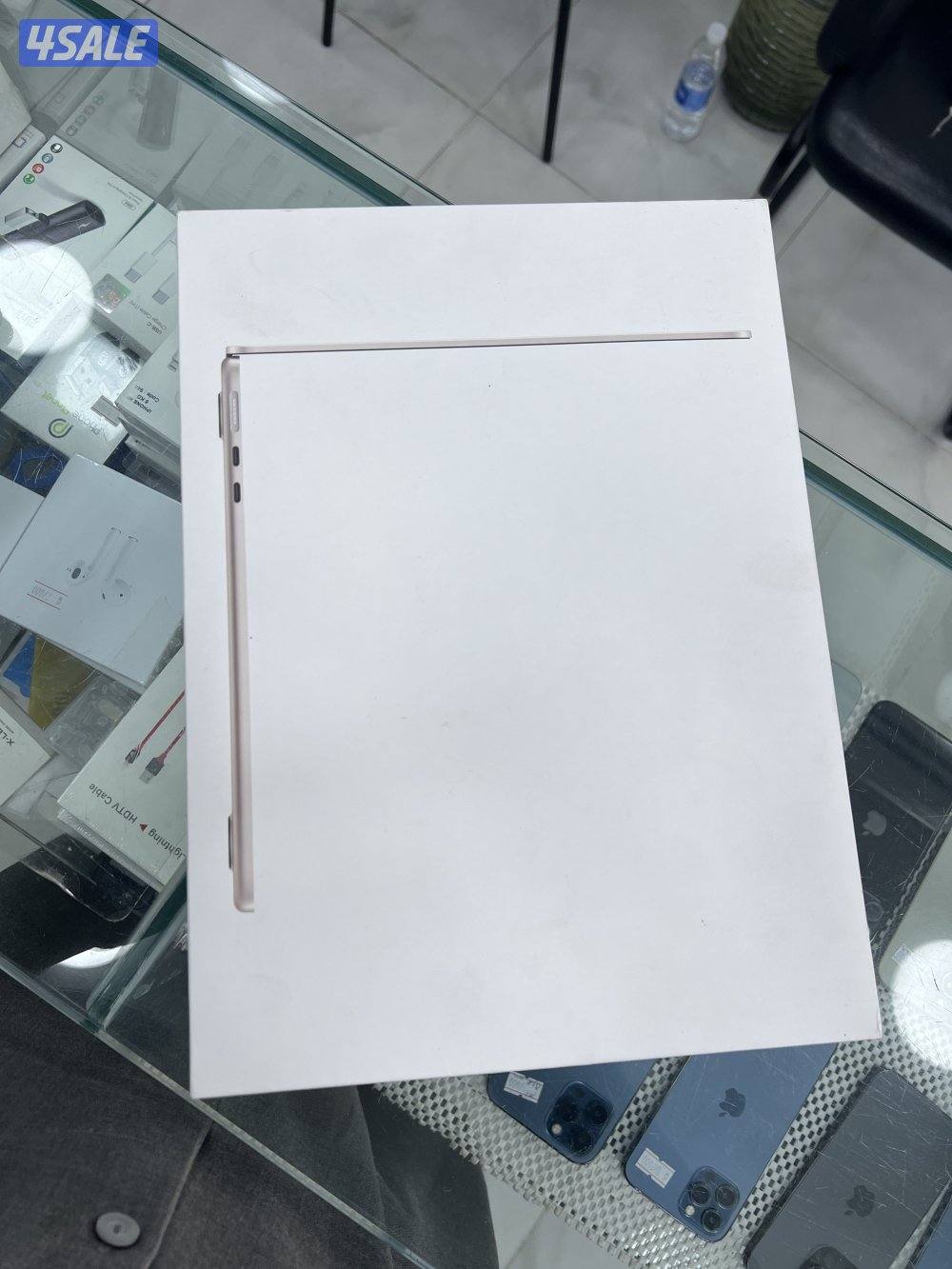 للبيع ماك بوك اير4