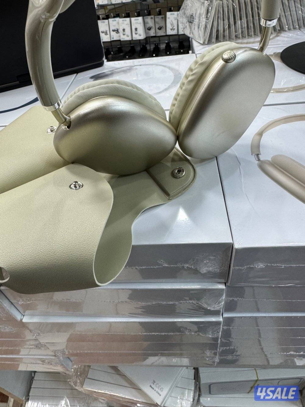 سماعات كوبي ايربودز ماكس + توصيل مجاني وكفاله سنه5