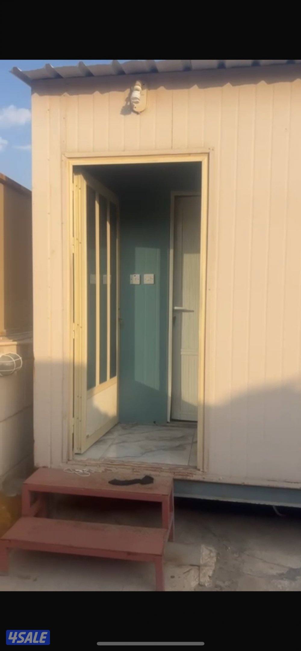 كبره ثابته مقاس 3 اب 7 … ارضيه سراميك كامل مع وحدتين حمام وغرفه0