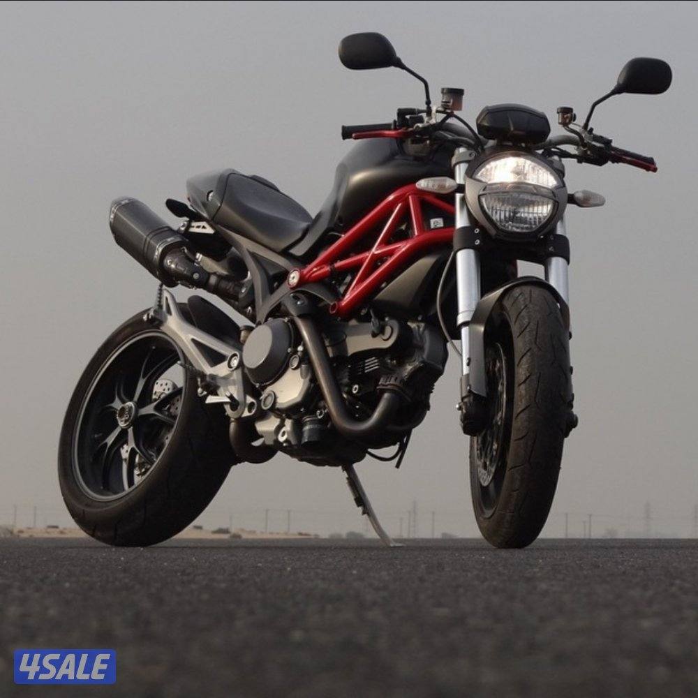Ducati Monster 11000