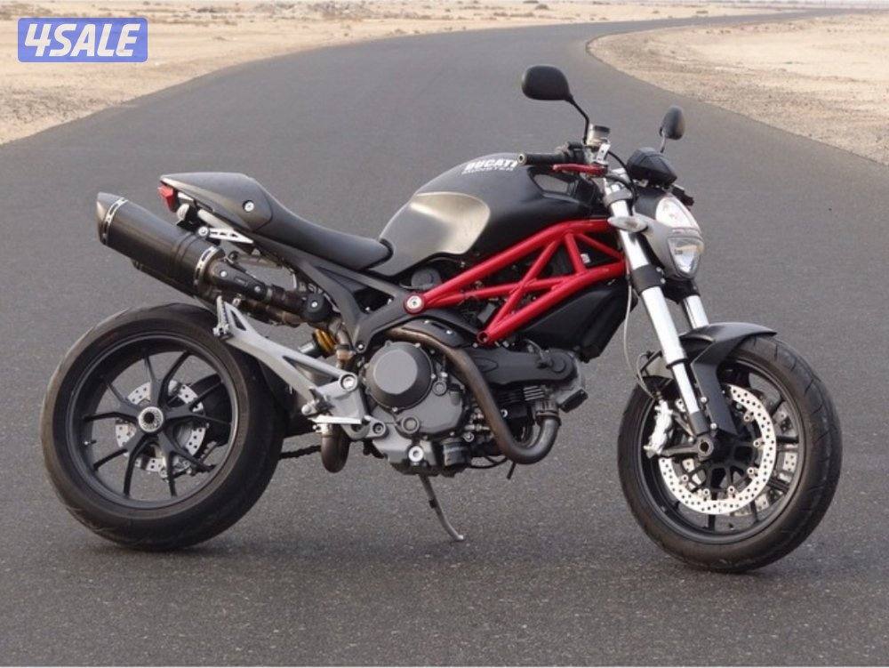 Ducati Monster 11001