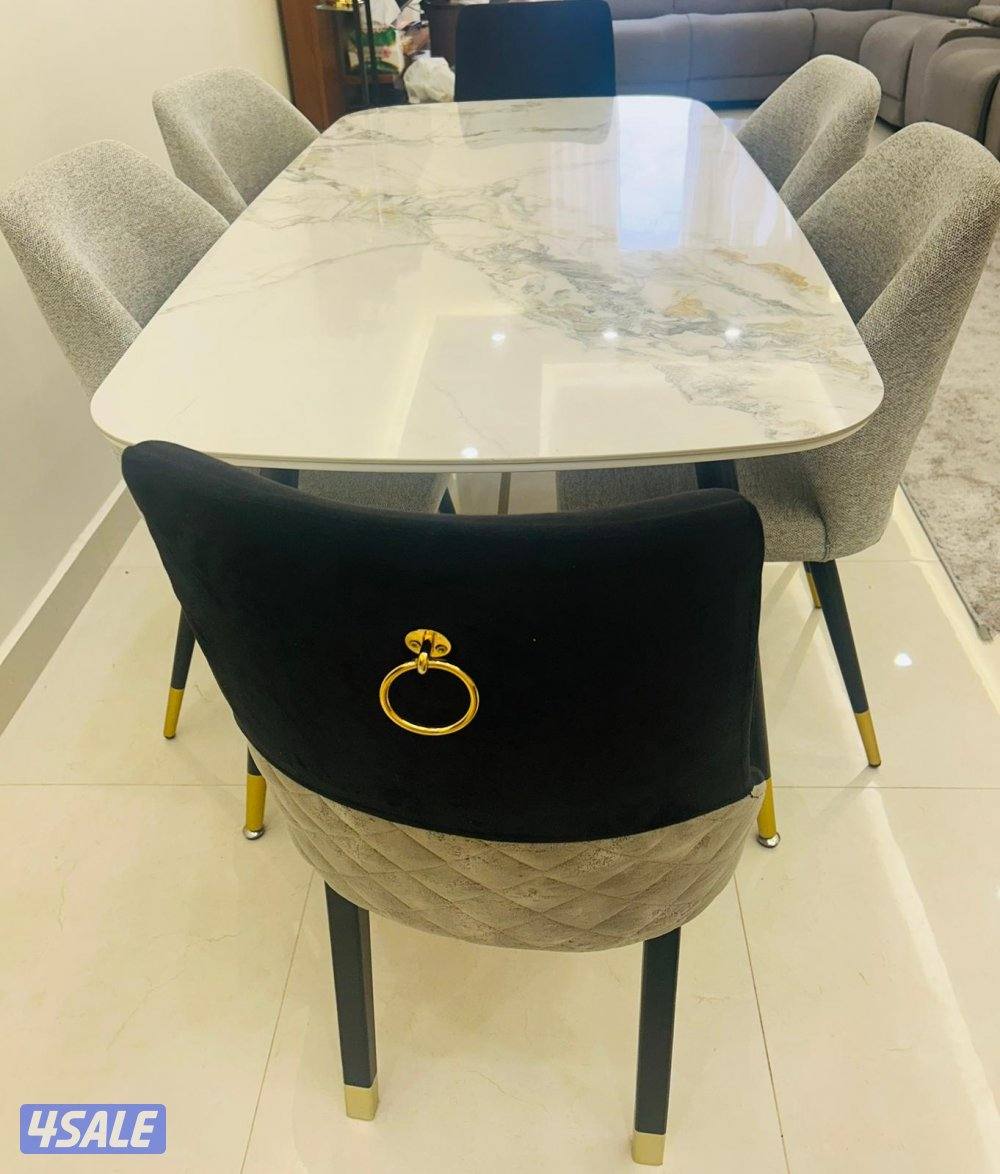 طاولة طعام0