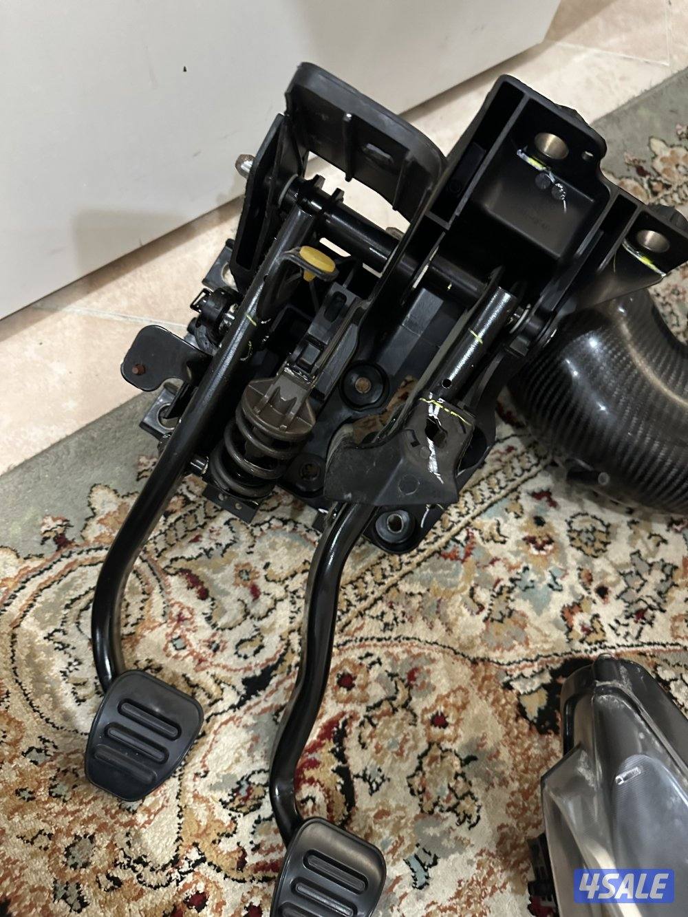 اغراض موستنق 2015 وفوق شوته DDR كاربون3