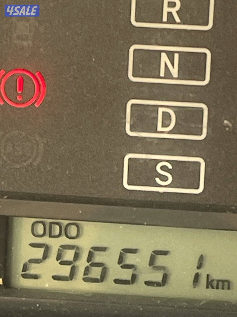 السياره نفس الفحص ماعدا الضربه وليس حادث بس ضربه  لايتواصل الا الصامل1