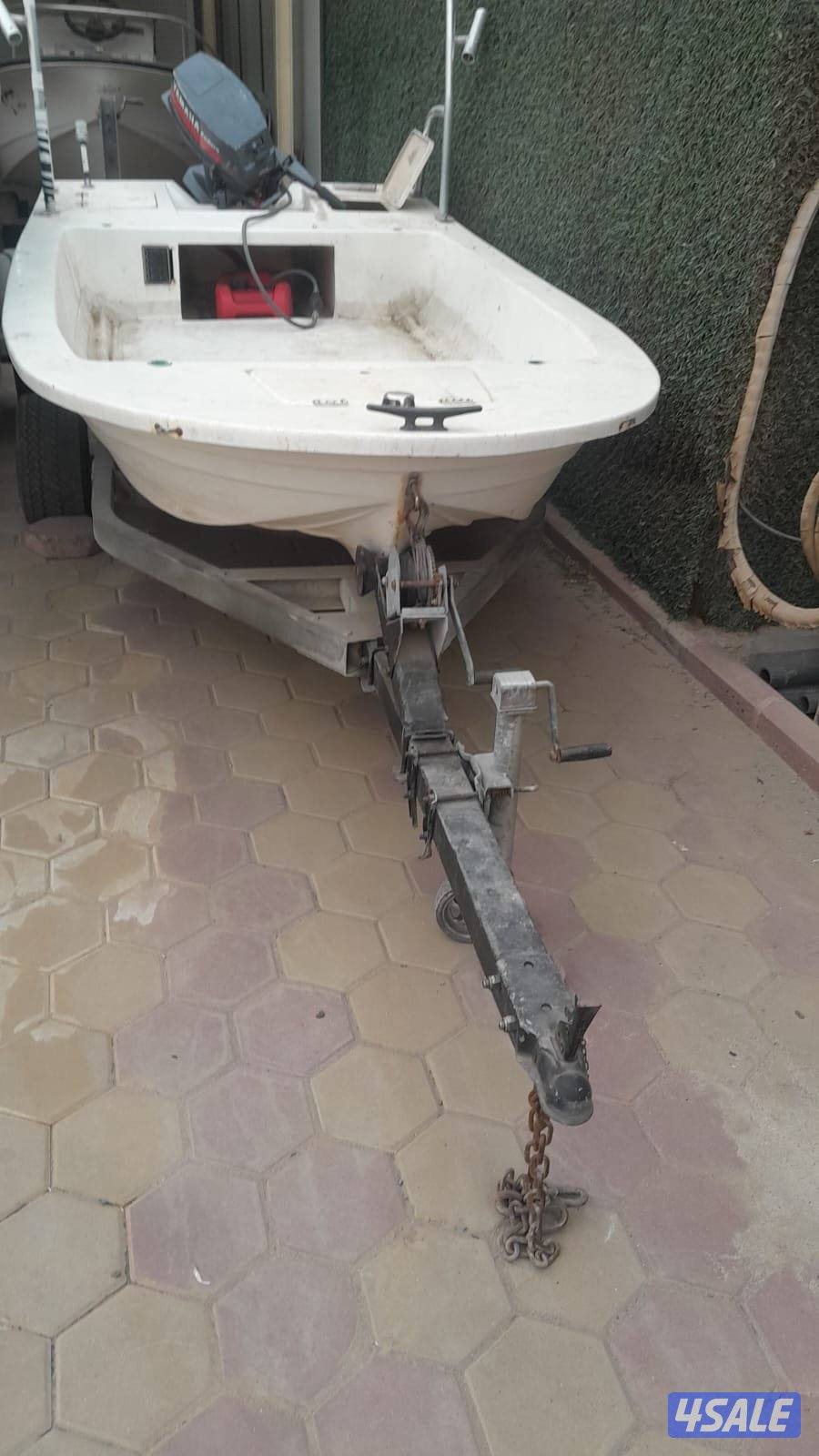 للبيع مشوه مالت الجريوي امورها طيبه مع مكينه 15 حصان ياماها0