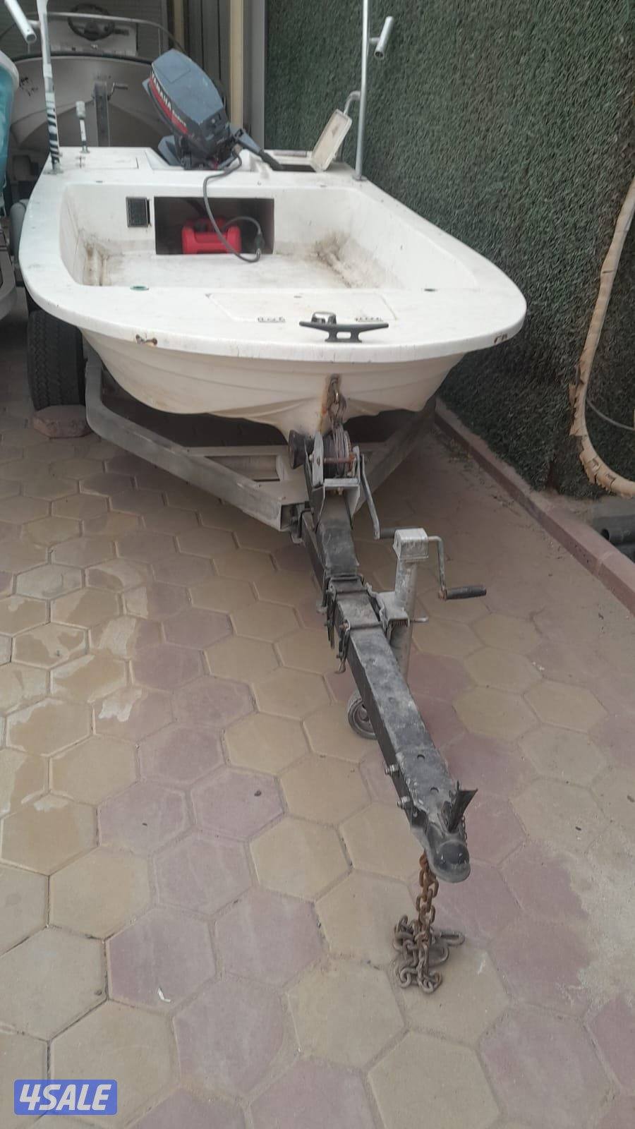 للبيع مشوه مالت الجريوي امورها طيبه مع مكينه 15 حصان ياماها2