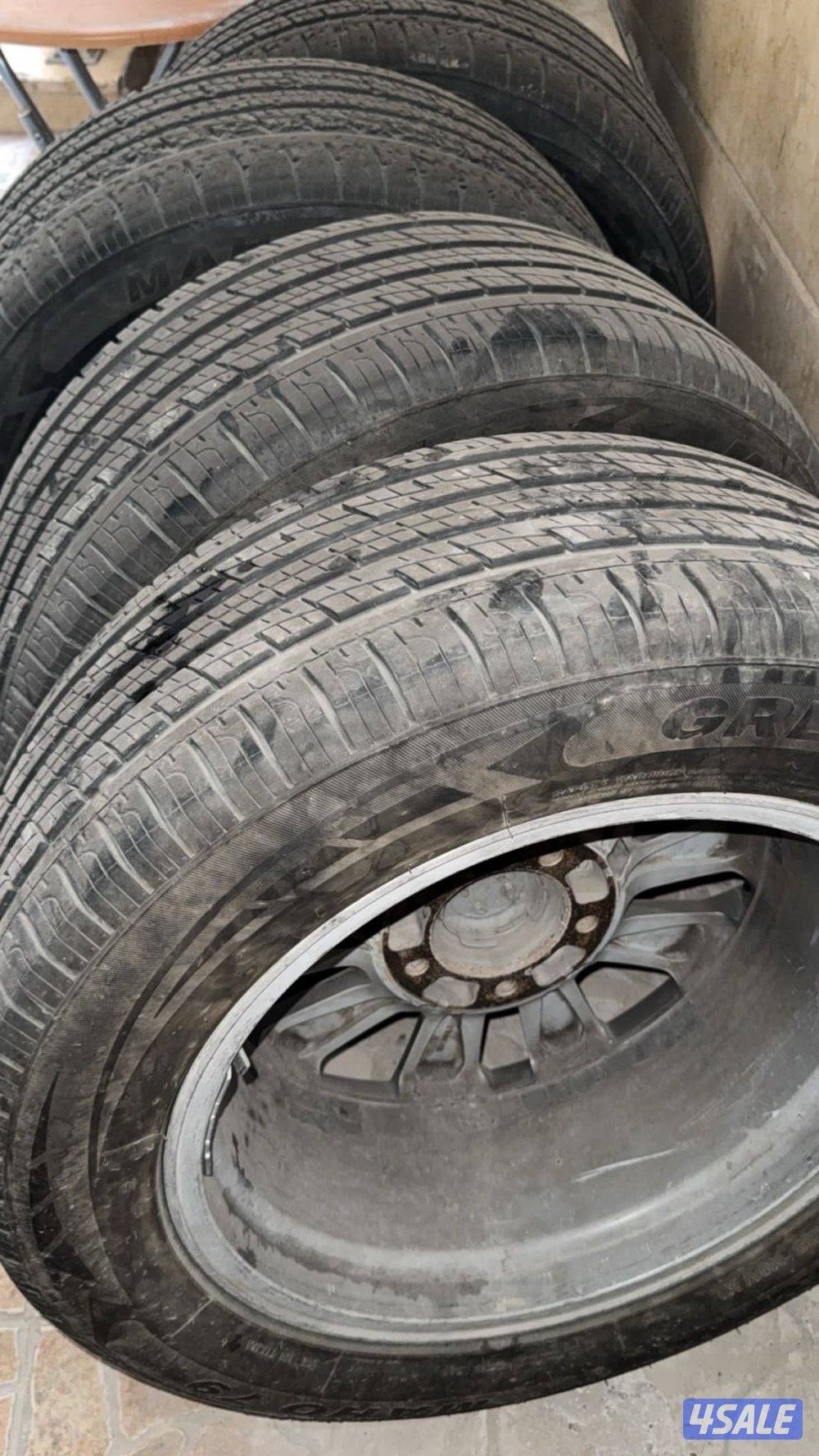 رنقات لاند كروزر قراند تورنق مع تواير شبه جدد رنق ٢٠1