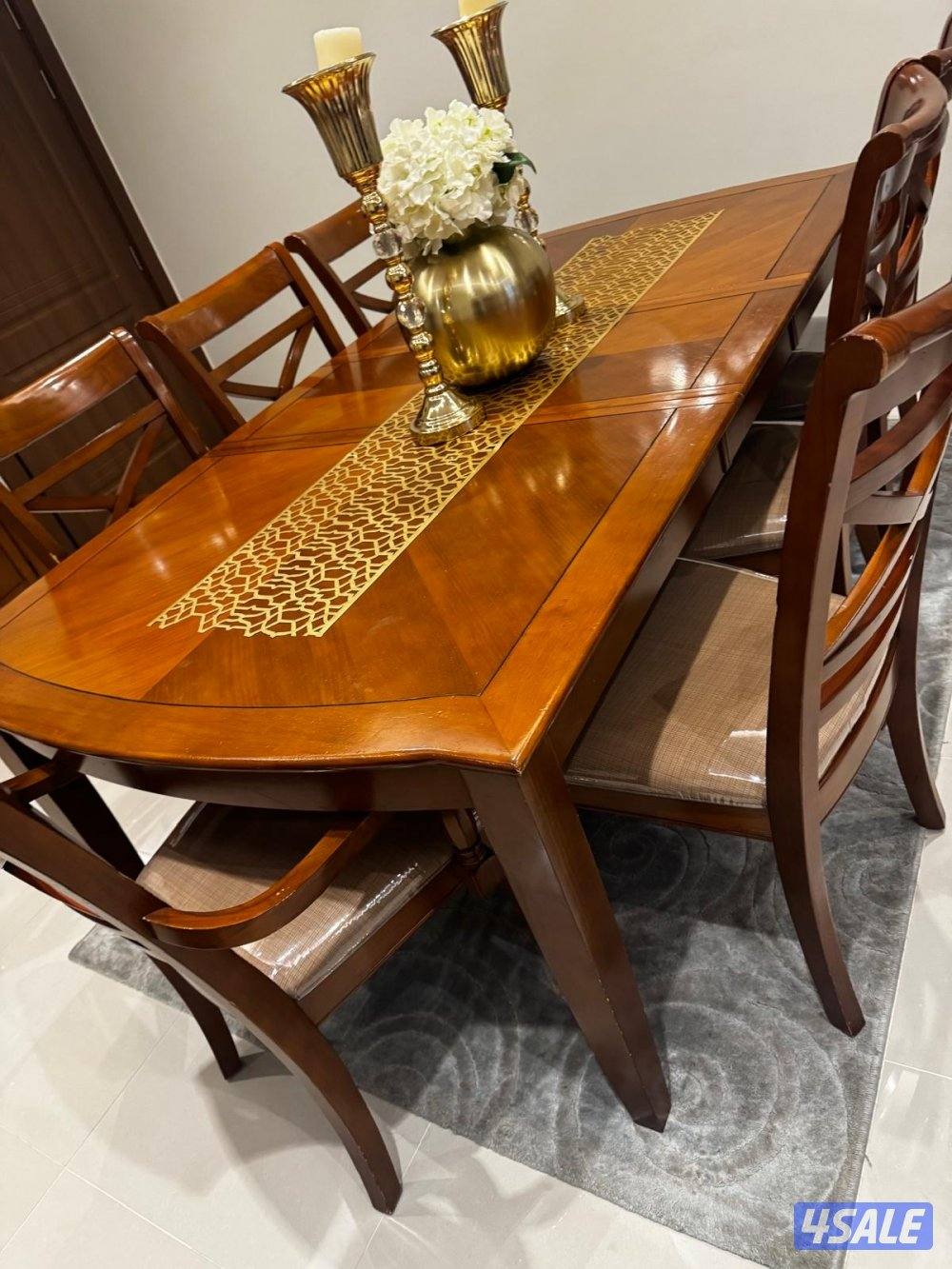 طاولة سفرة من هوم سنتر تصير ٣ احجام هاد الحجم 115*2200